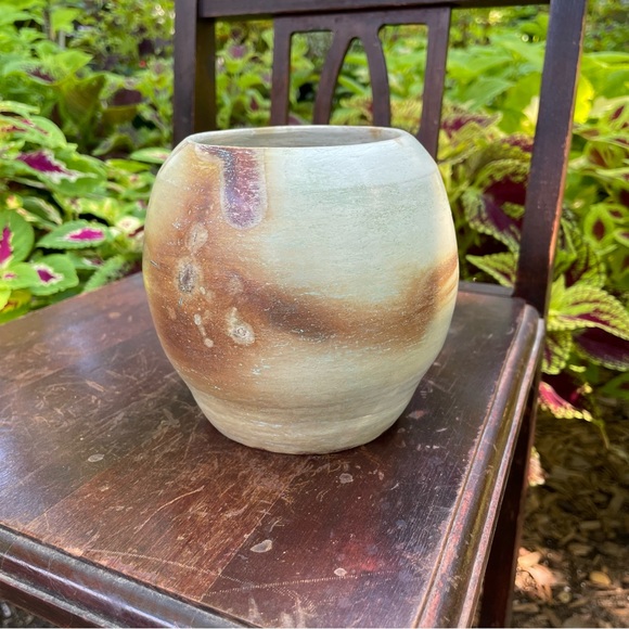 Artisan Pottery Round Squat Vase - Picture 1 of 10